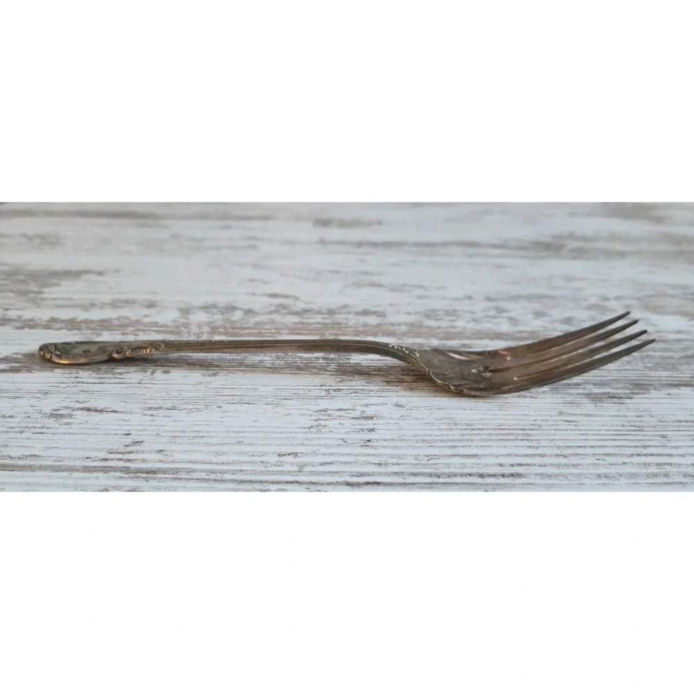 Vintage 1881 Rogers Oneida Ltd. Enchantment Silverplate 3-Tine Serving Fork